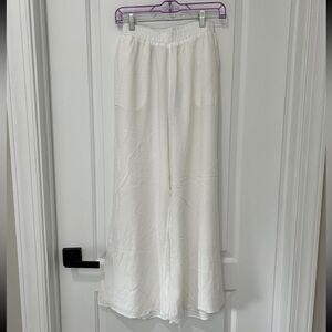 ACOA / VICI Collection White Flowy Elastic Waist Pants / Size Small / NWT